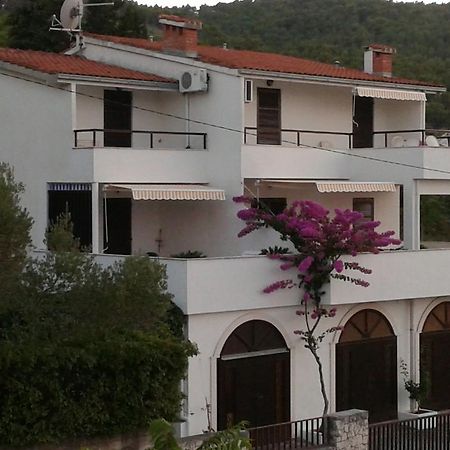 Apartments Villa Zvonimir Slatine Værelse billede