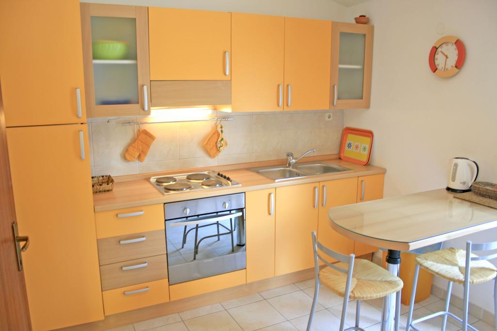 Apartments Villa Zvonimir Slatine Værelse billede